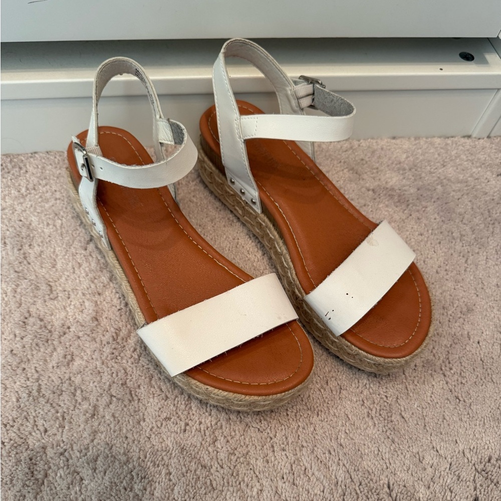 Cushionaire Espadrille Melissa wedge sandal